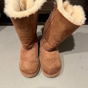 UGG Tan Shearling Kids Boots with bows
